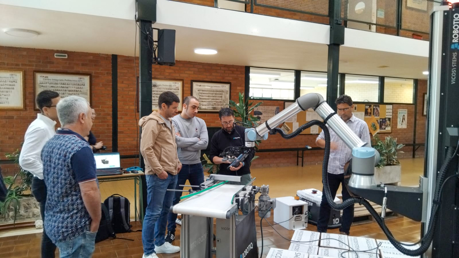 Iruña Tecnologías en CIP ETI Central